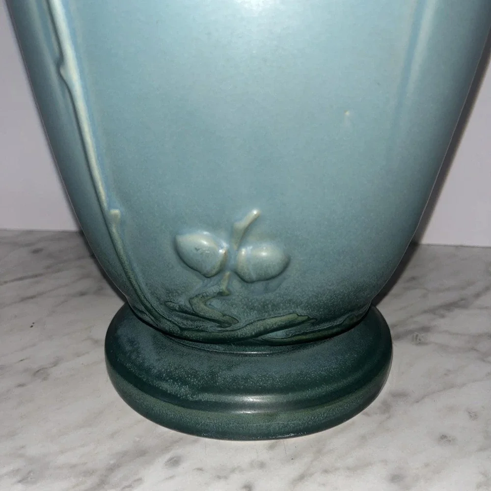 Weller Pottery Oak Leaf Vase 10.25